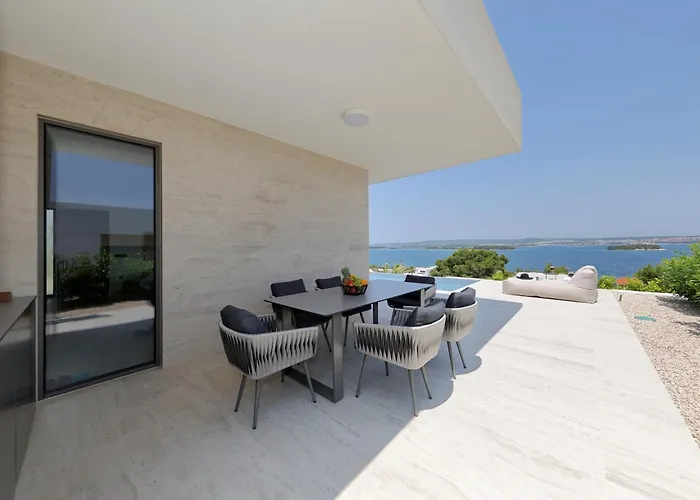 Cloud 9 D5 Villa *