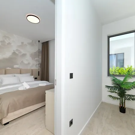 Cloud 9 D5 Vila *
