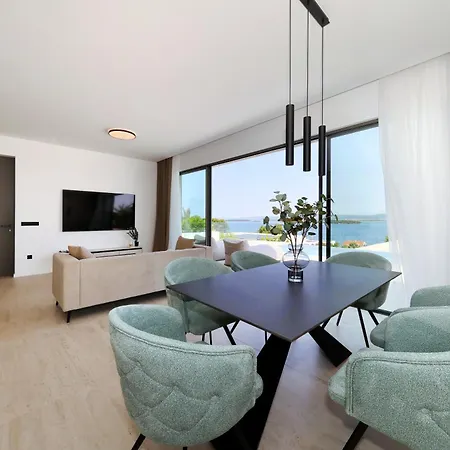 Cloud 9 D5 Villa Tkon