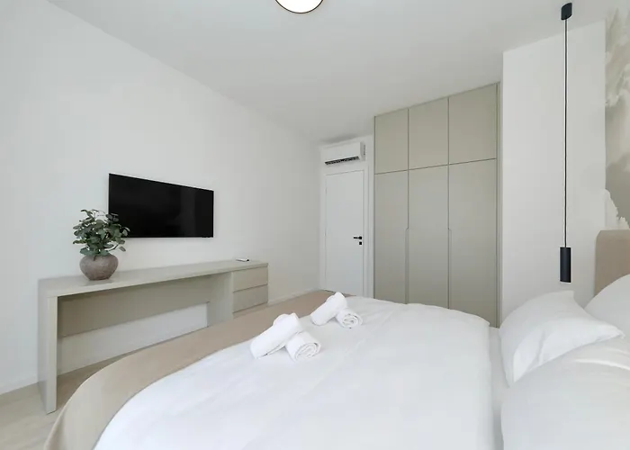 Cloud 9 D5 Villa